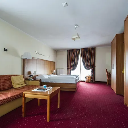 Hotel Touring 4*
